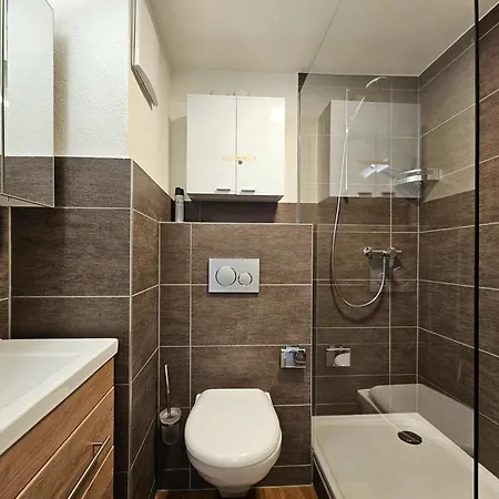 Vallesia Ground Floor דירה *